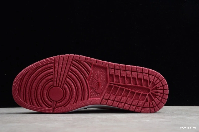 Beetroot 1 Dark Black (W) Mid  CZ4385-016 Jordan SE  1218